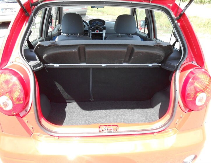 Chevrolet Spark Hatchback 995,0 49 kw