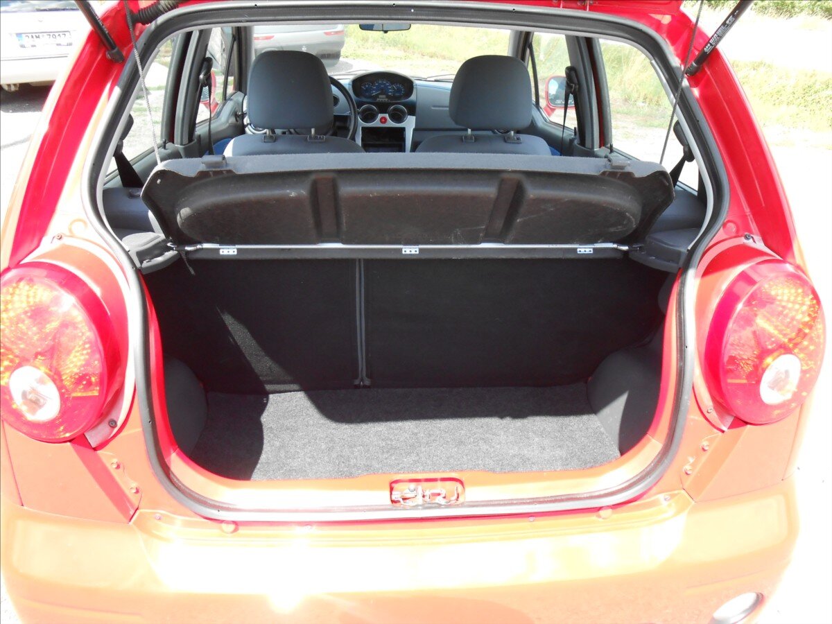 Chevrolet Spark Hatchback 995,0 49 kw