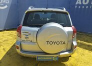 Toyota RAV4 SUV 2,2 l 100 kw