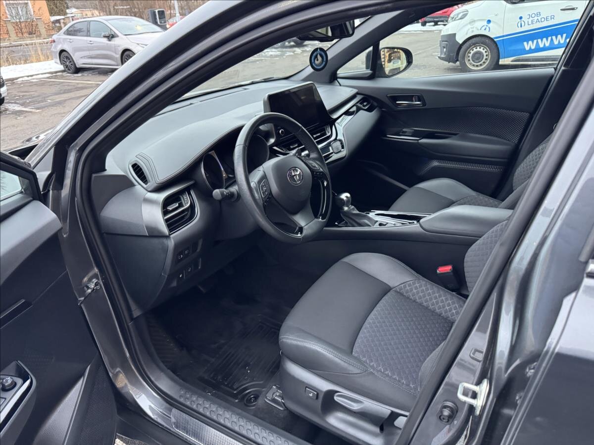 Toyota C-HR Hatchback 1,8 l 72 kw