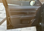 Mitsubishi Outlander SUV / Terénní 2,3 l 110 kw