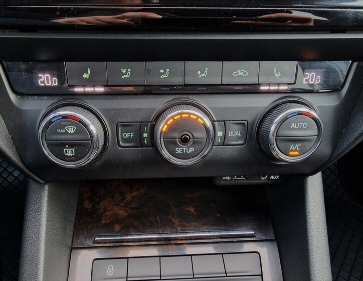 Škoda Octavia Sedan / Limuzína 2,0 l 110 kw