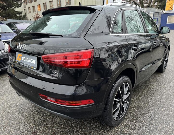 Audi Q3 6