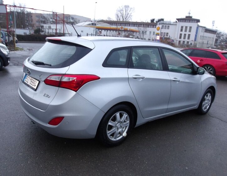 Hyundai i30 Kombi 1,6 l 99 kw