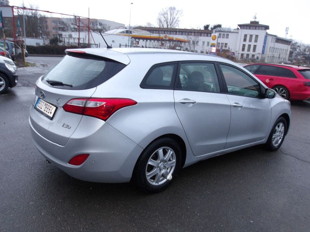 Hyundai i30 Kombi 1,6 l 99 kw