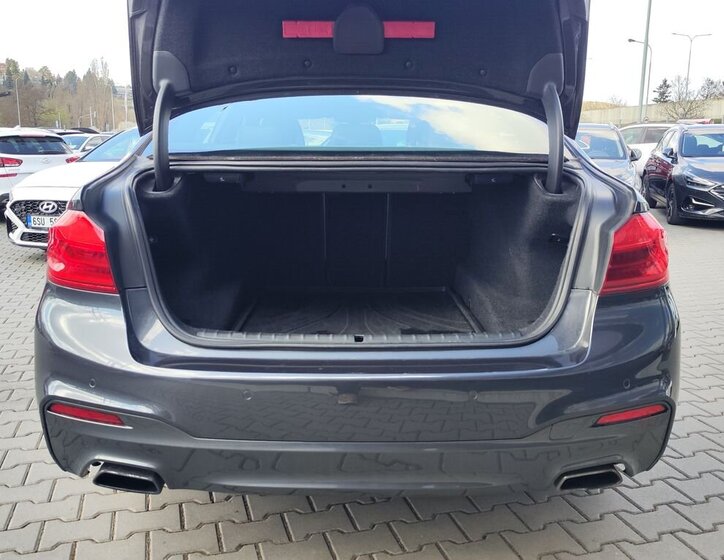 BMW Řada 5 Sedan / Limuzína 3,0 l 250 kw