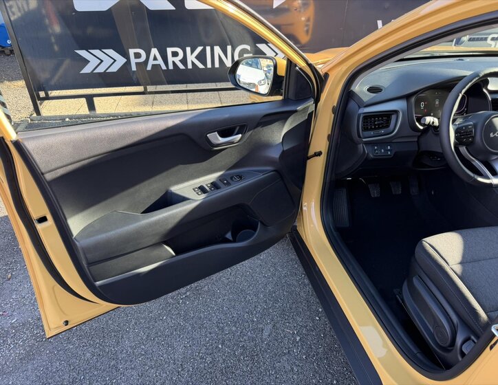 KIA Stonic SUV 1,2 l 58 kw