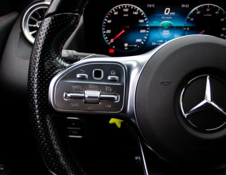 Mercedes-Benz GLA 11