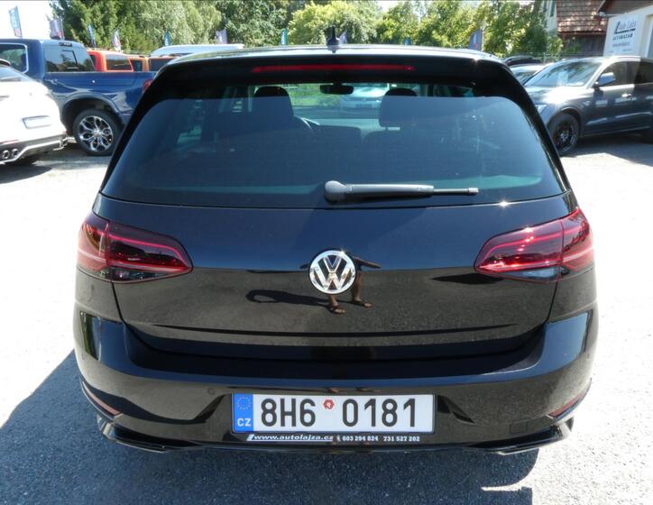 Volkswagen Golf 48