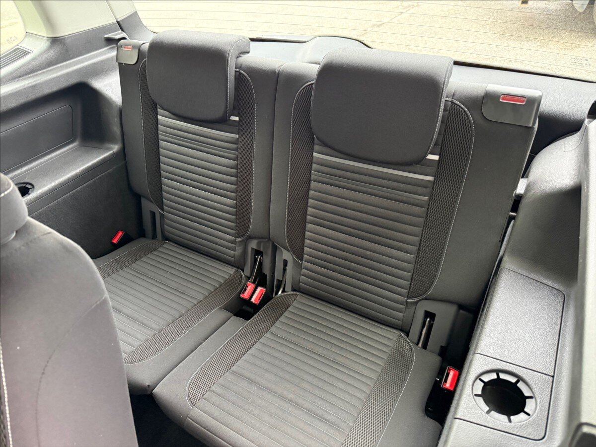 Volkswagen Touran Kombi 1,2 l 77 kw