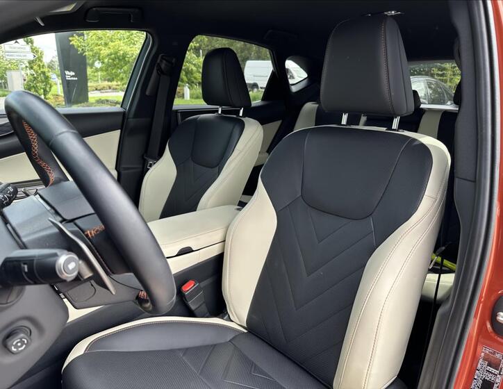 Lexus NX 450h plus 9