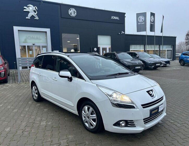 Peugeot 5008 6