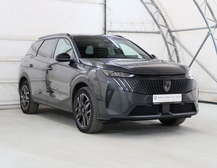 Peugeot 5008 SUV 1,2 l 100 kw