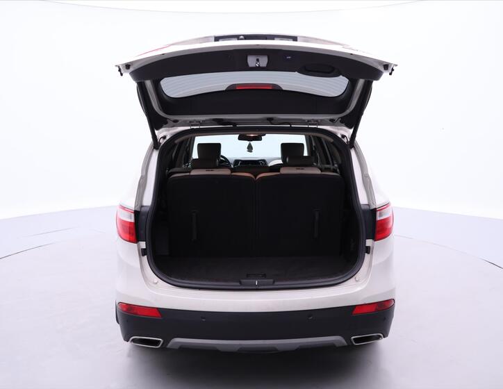 Hyundai Grand Santa Fe 9