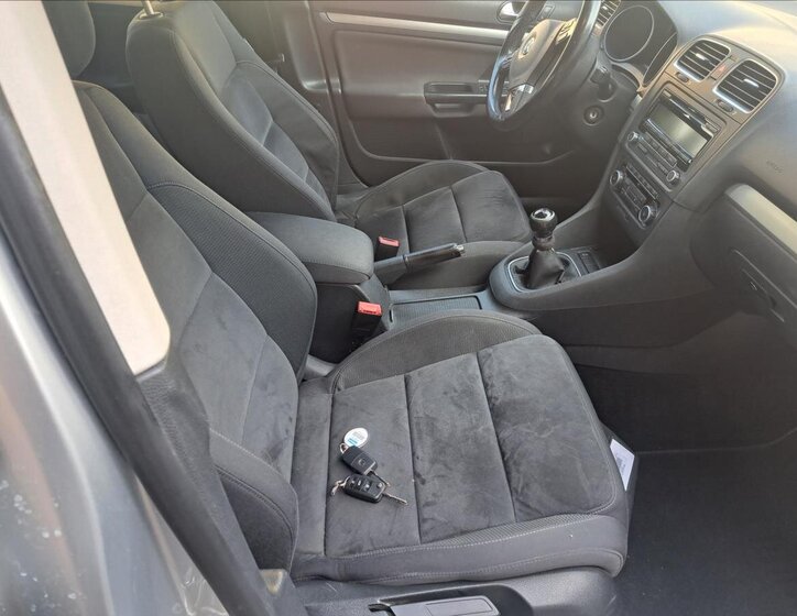 Volkswagen Golf Kombi 1,6 l 77 kw