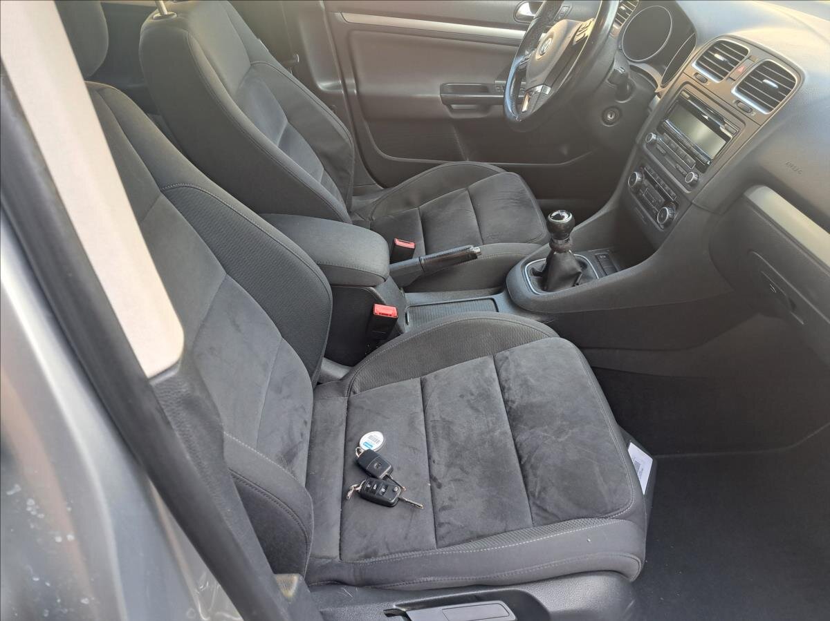 Volkswagen Golf Kombi 1,6 l 77 kw