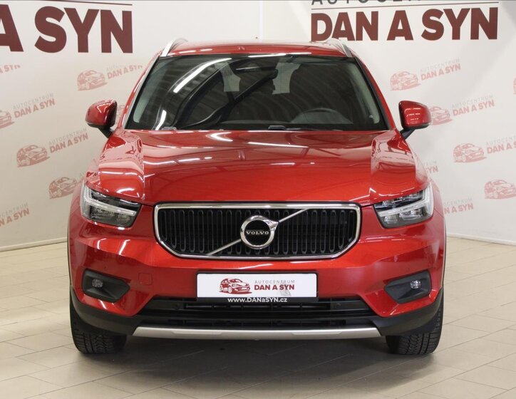 Volvo XC40 SUV / Terénní 2,0 l 182 kw