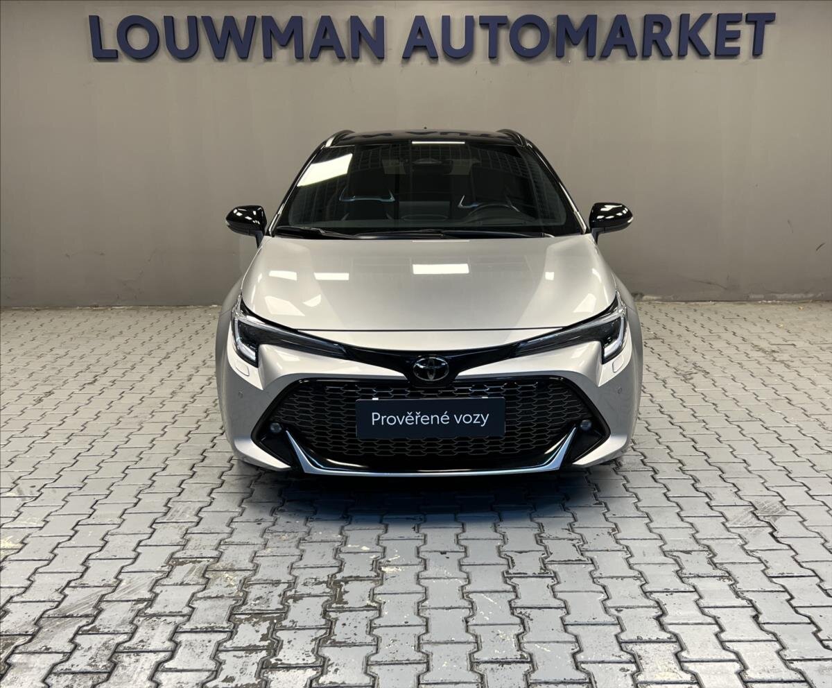 Toyota Corolla Kombi 2,0 l 112 kw