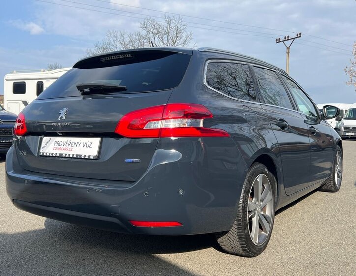 Peugeot 308 Kombi 1,2 l 96 kw