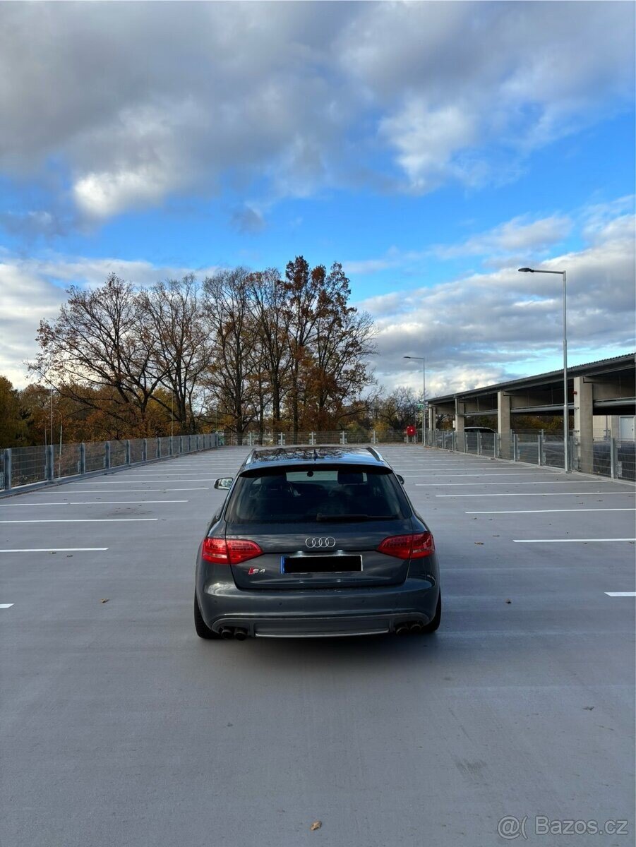 Audi S4 Kombi 0,0 245 kw