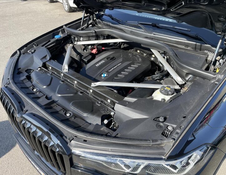 BMW X7 SUV / Terénní 3,0 l 195 kw
