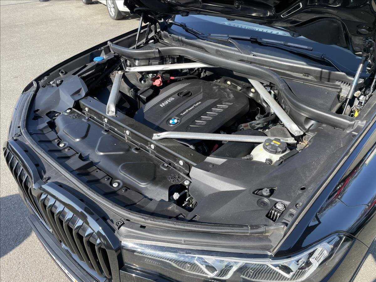 BMW X7 SUV / Terénní 3,0 l 195 kw