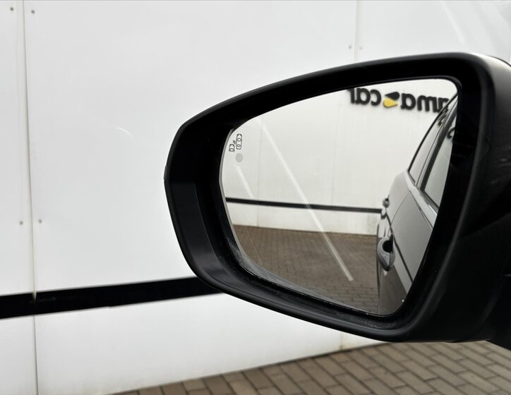 Peugeot 5008 SUV 2,0 l 130 kw