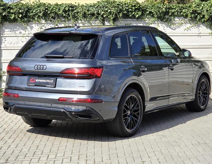 Audi Q7 6