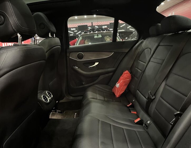 Mercedes-Benz Třídy C Sedan / Limuzína 2,0 l 143 kw