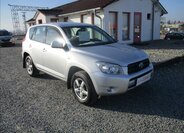 Toyota RAV4 SUV 2,2 l 100 kw