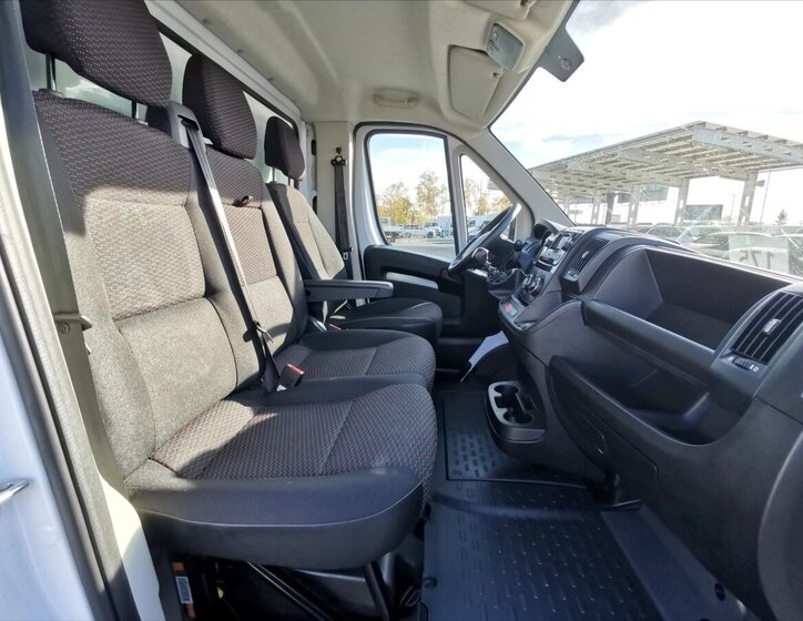 Opel Movano Skříň 2,2 l 103 kw