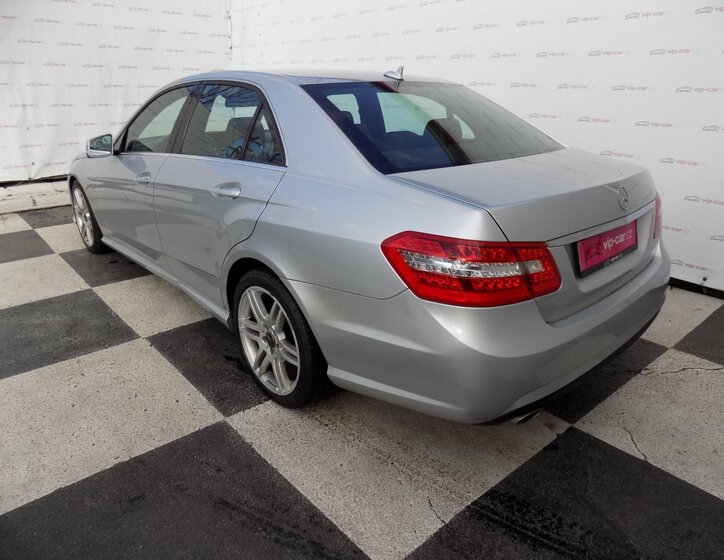 Mercedes-Benz Třídy E Sedan / Limuzína 2,1 l 125 kw