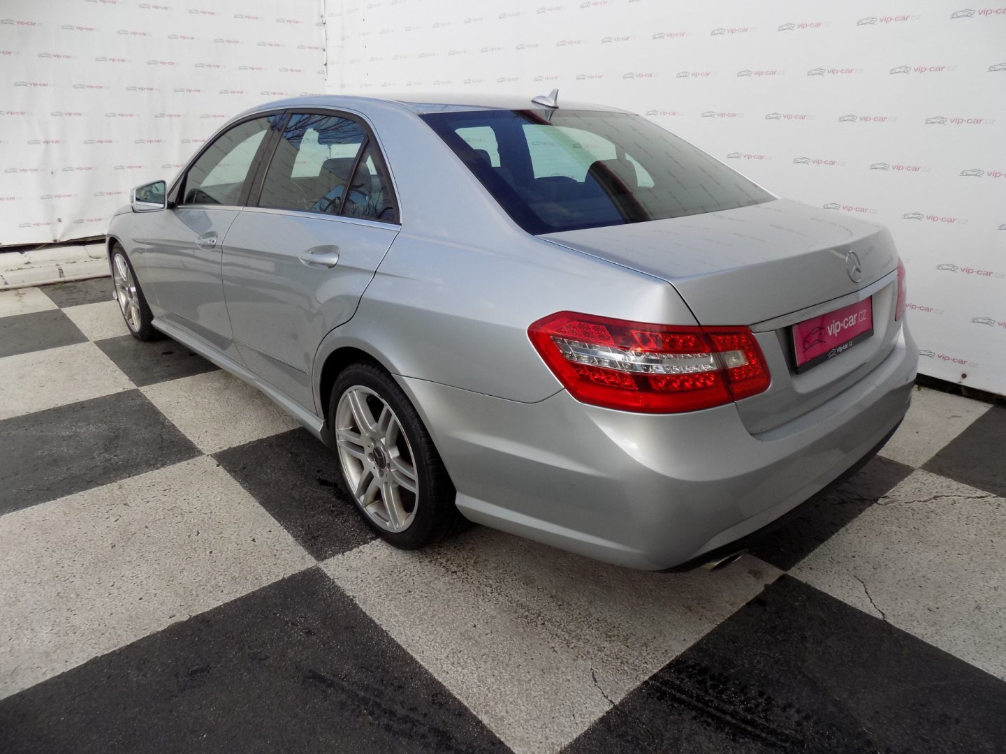 Mercedes-Benz Třídy E Sedan / Limuzína 2,1 l 125 kw