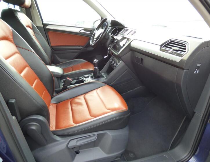 Volkswagen Tiguan 64