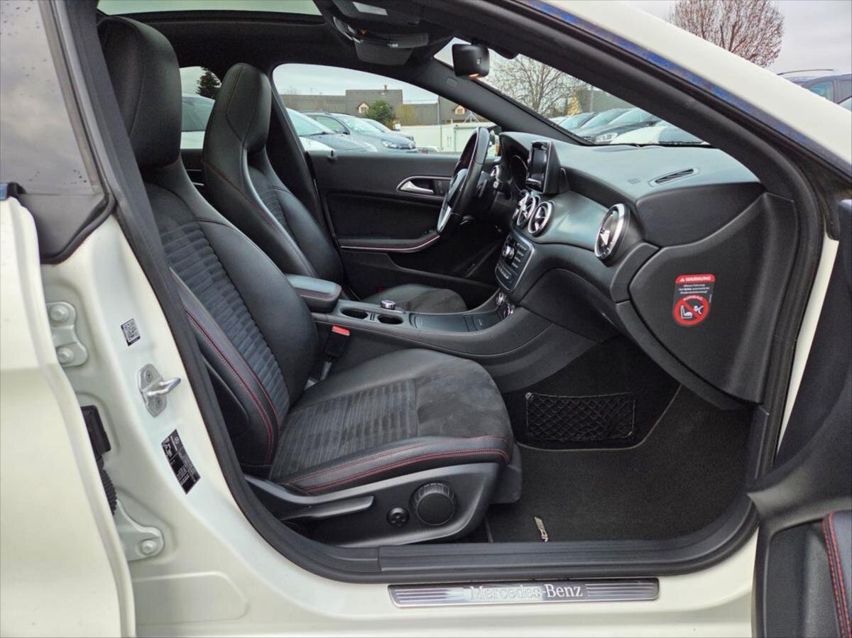 Mercedes-Benz CLA Sedan / Limuzína 1,8 l 100 kw