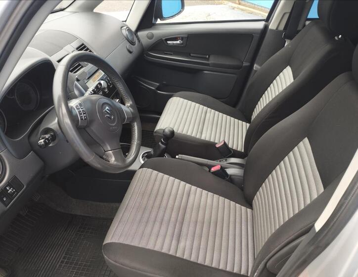 Suzuki SX4 7