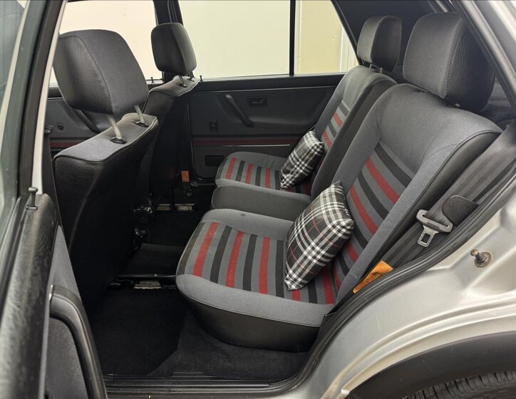 Volkswagen Golf Sedan / Limuzína 1,8 l 79 kw