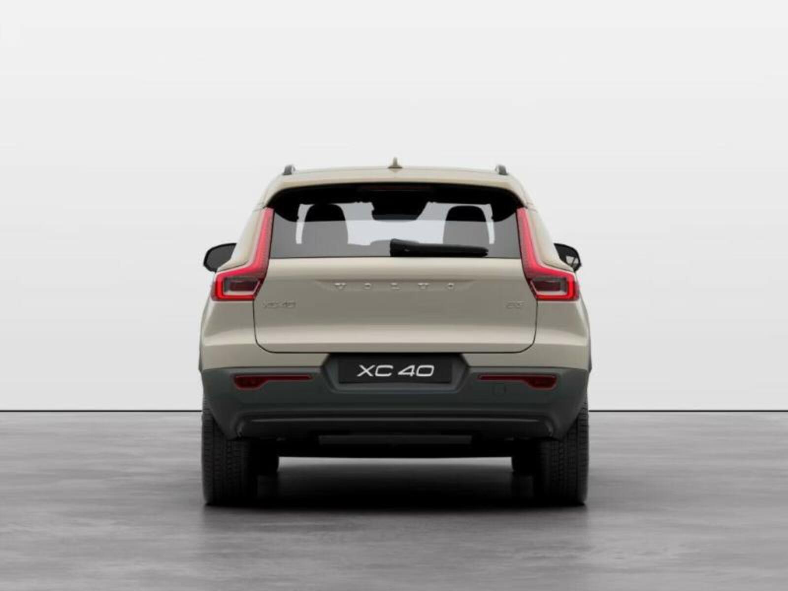 Volvo XC40 6