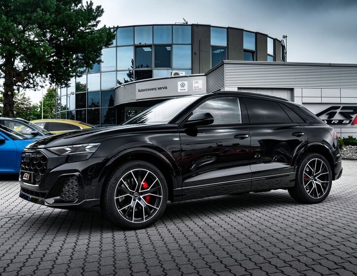 Audi Q8 SUV / Terénní 3,0 l 210 kw