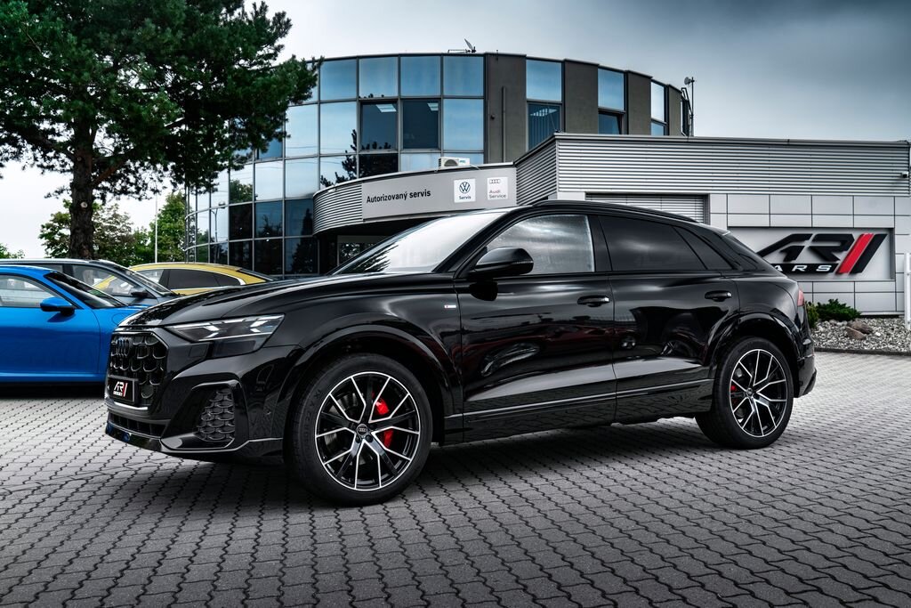 Audi Q8 SUV / Terénní 3,0 l 210 kw