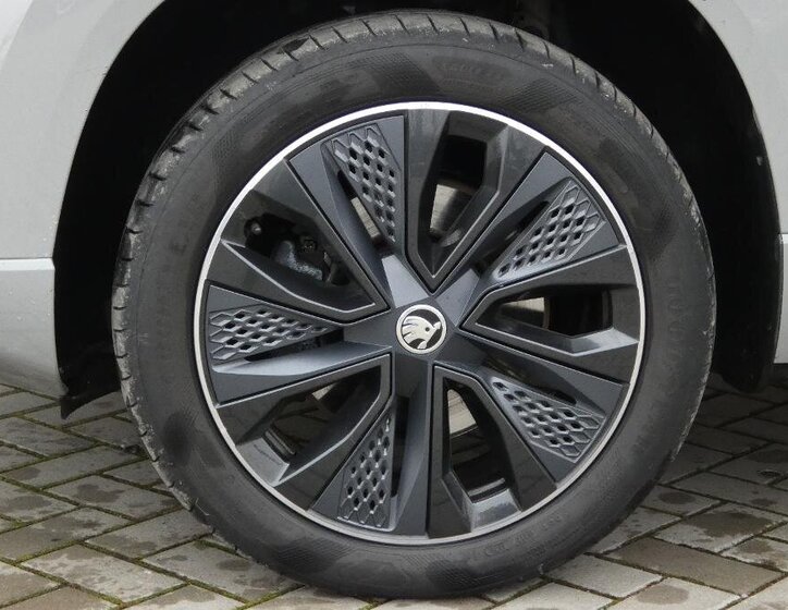 Škoda Karoq SUV 1,5 l 110 kw