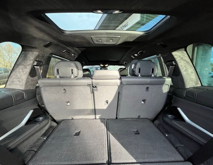 BMW X7 SUV / Terénní 4,4 l 390 kw