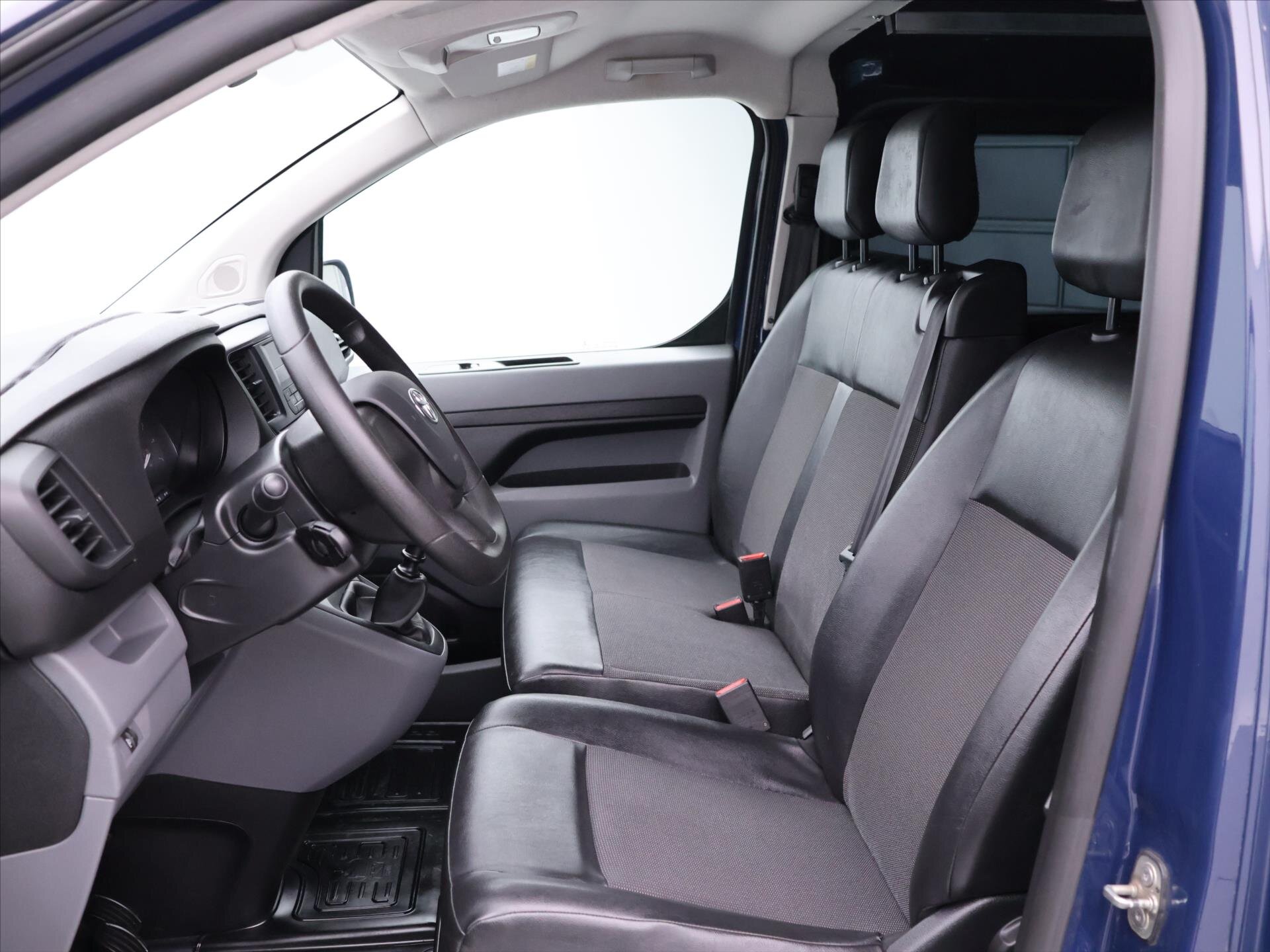 Toyota ProAce VAN-Minibus 2,0 l 90 kw