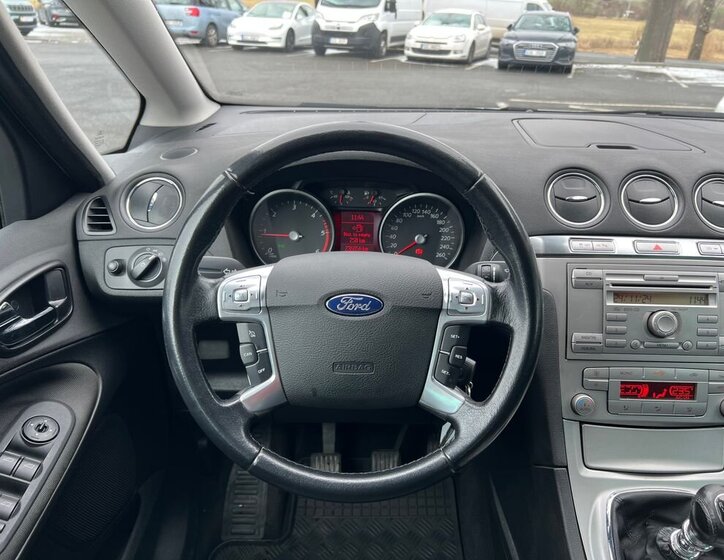 Ford S-MAX 8