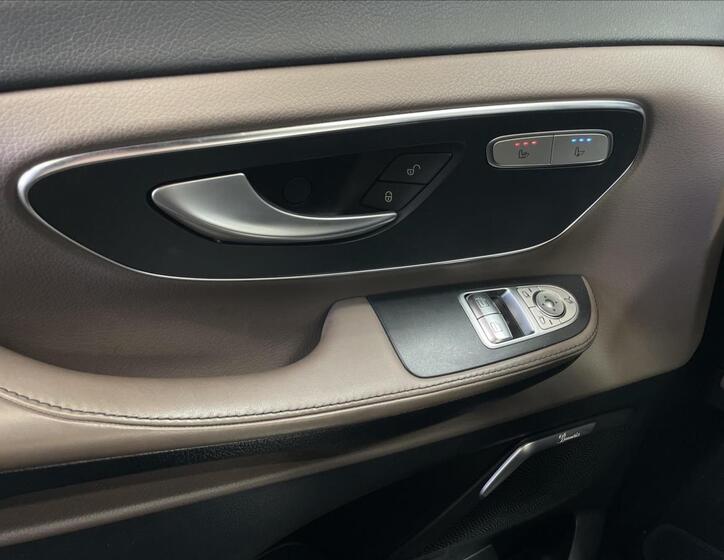 Mercedes-Benz Třídy V 12