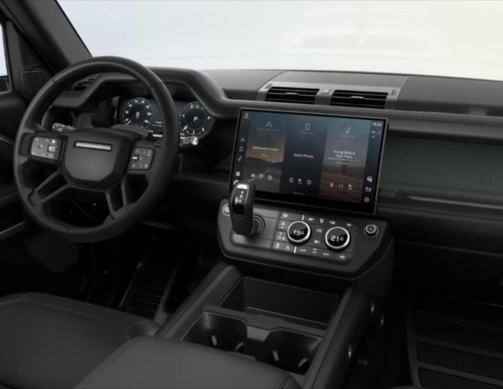 Land Rover Defender 6