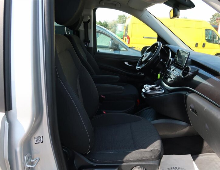 Mercedes-Benz Vito 13