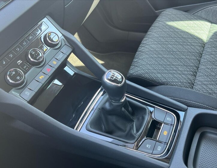 Škoda Karoq SUV / Terénní 1,5 l 110 kw