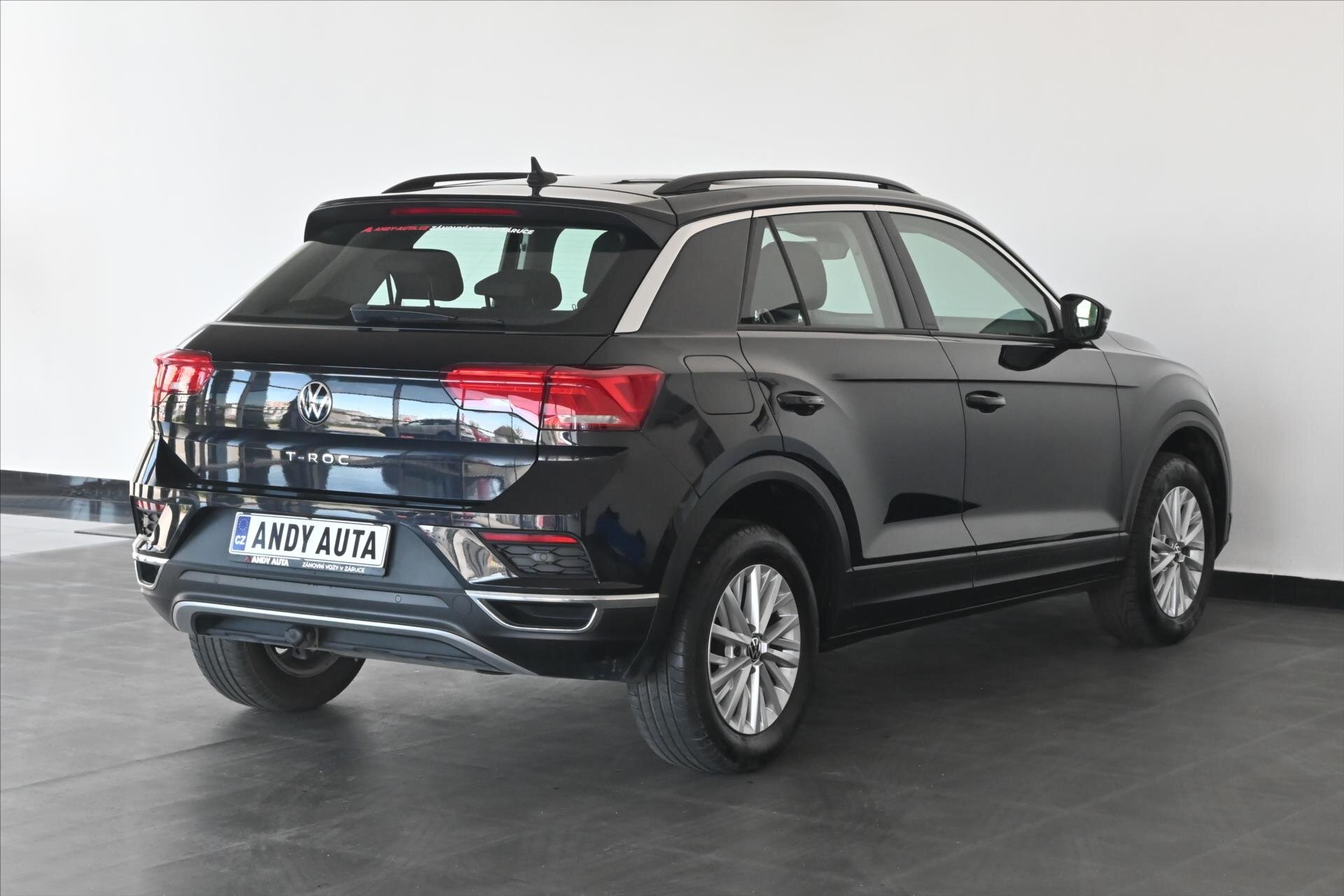 Volkswagen T-Roc SUV / Terénní 1,6 l 85 kw