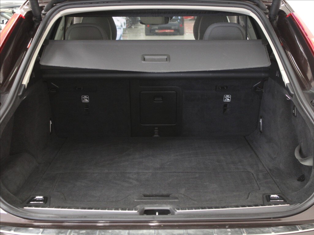 Volvo V90 Kombi 2,0 l 177 kw